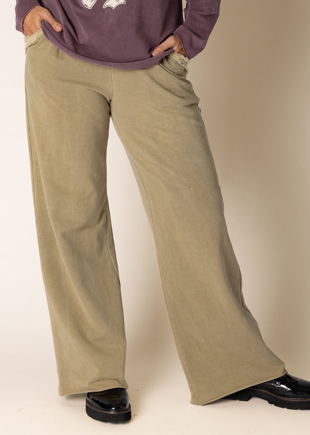 Phebe Pants in Green Olive