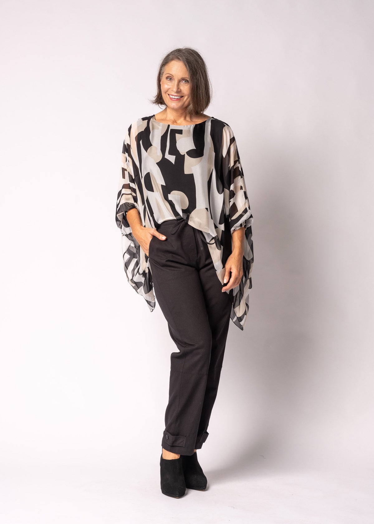 Ava Pant in Onyx