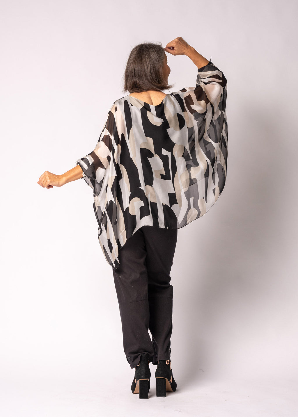 Ava Pant in Onyx