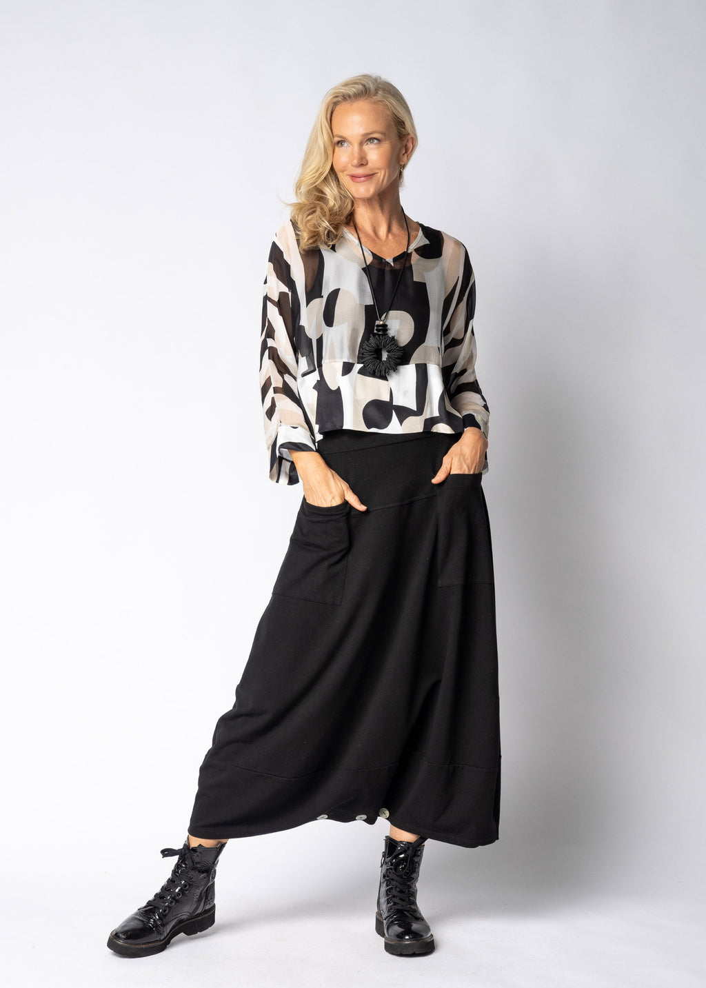 Juniper Silk Top in Onyx