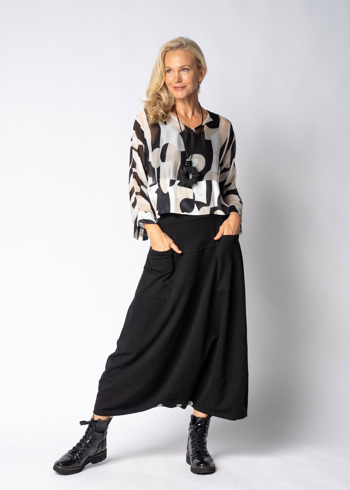 Juniper Silk Top in Onyx