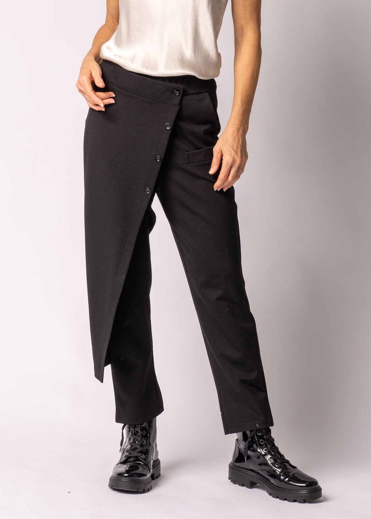 Irisa Pants in Onyx