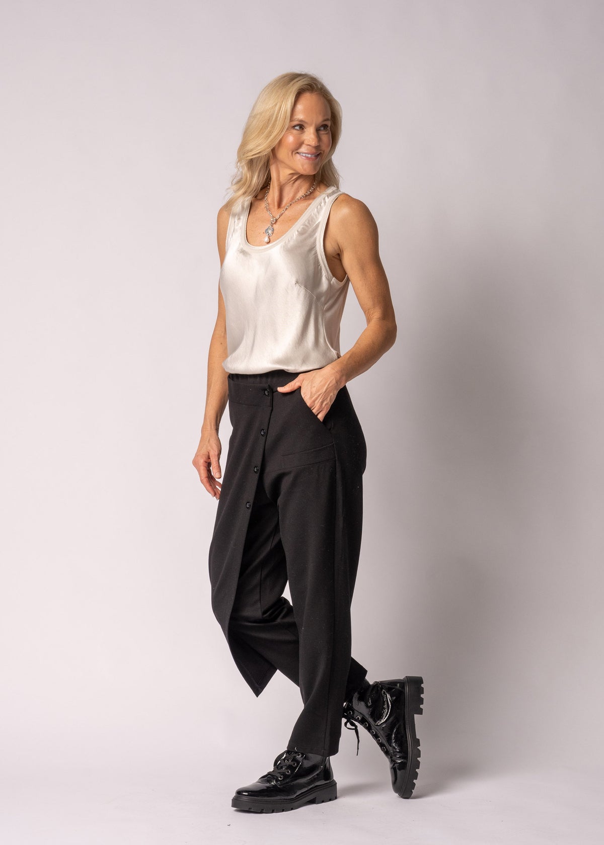 Irisa Pants in Onyx