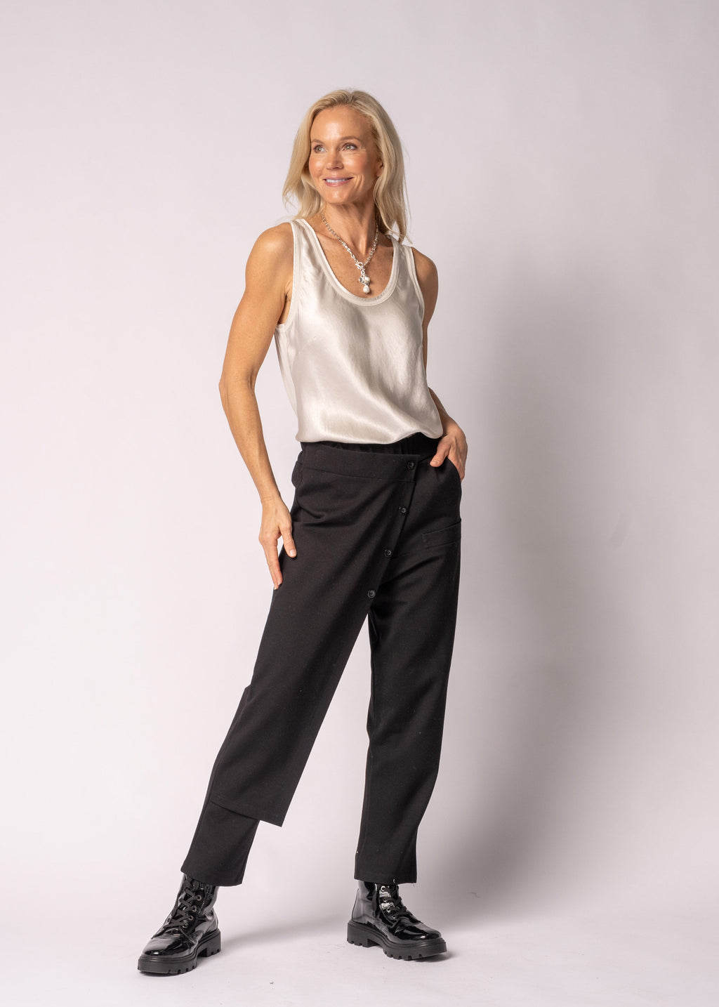 Irisa Pants in Onyx