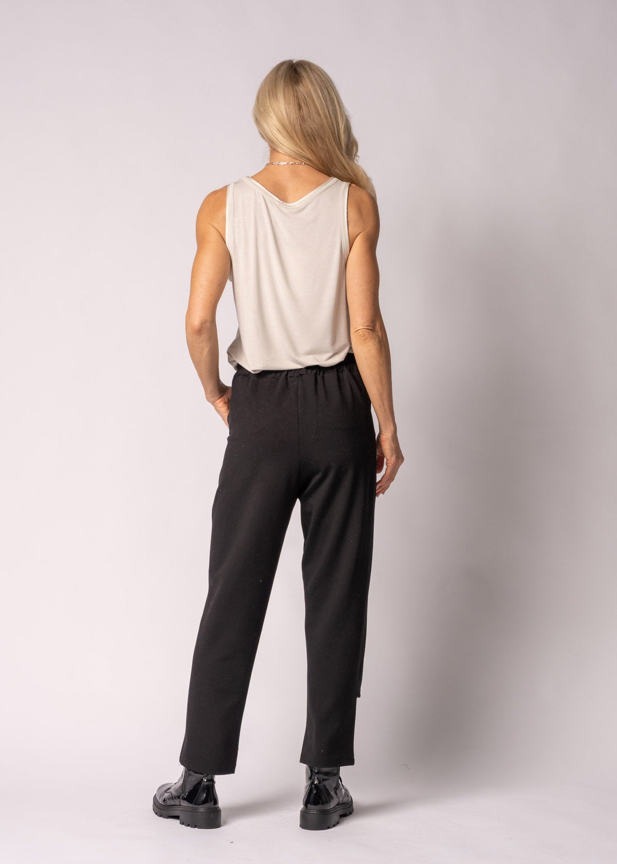 Irisa Pants in Onyx