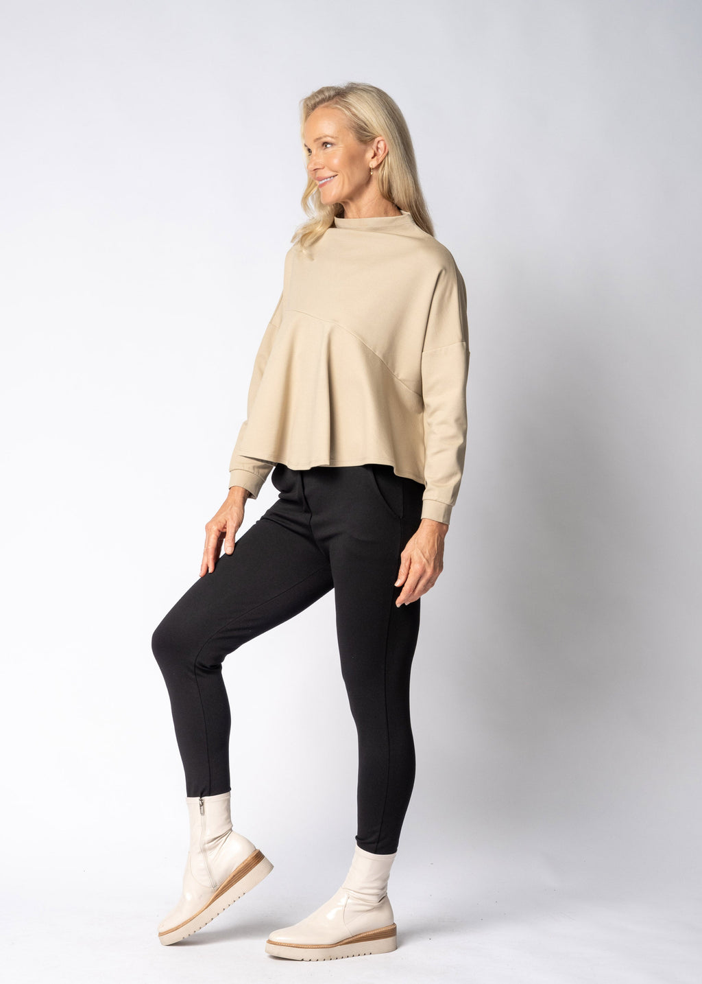 Amadia Top in Latte