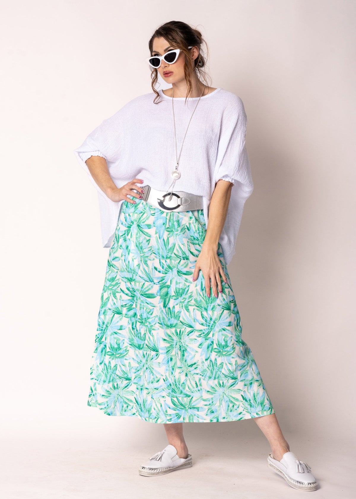 Aloura Linen Blend Skirt in Capri Green