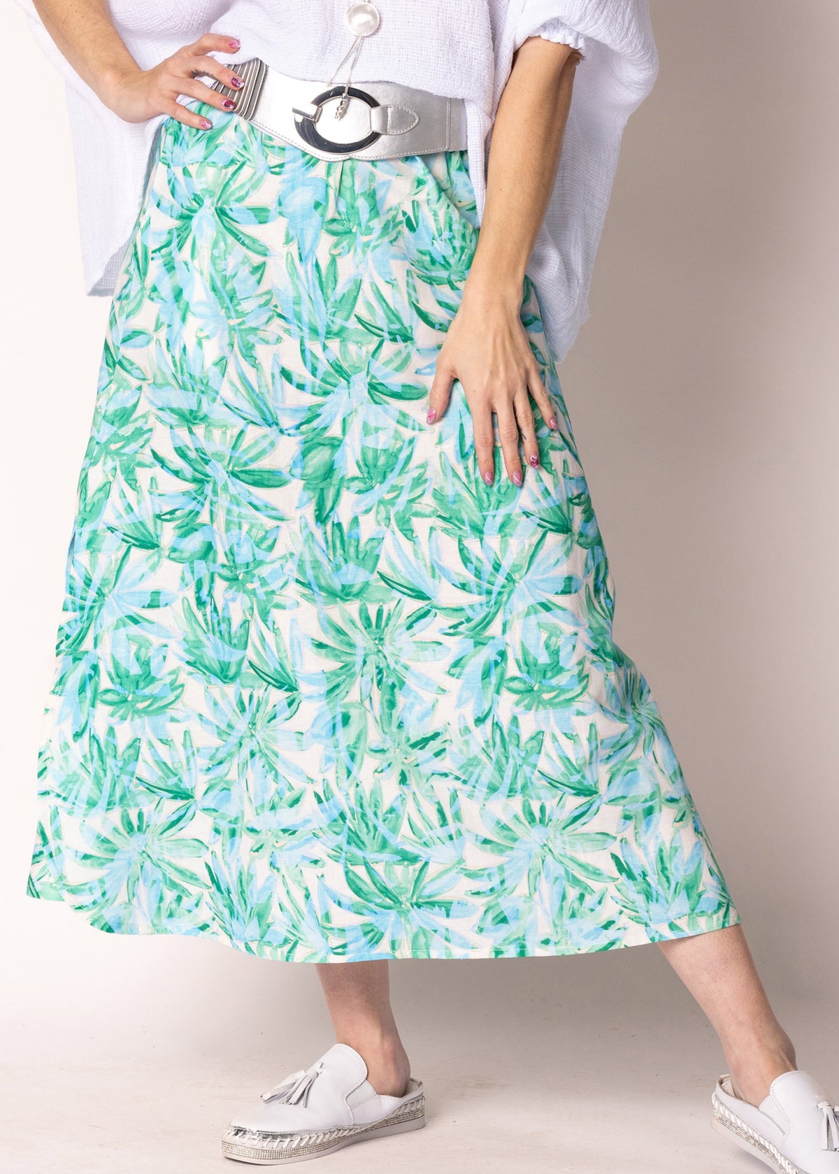 Aloura Linen Blend Skirt in Capri Green