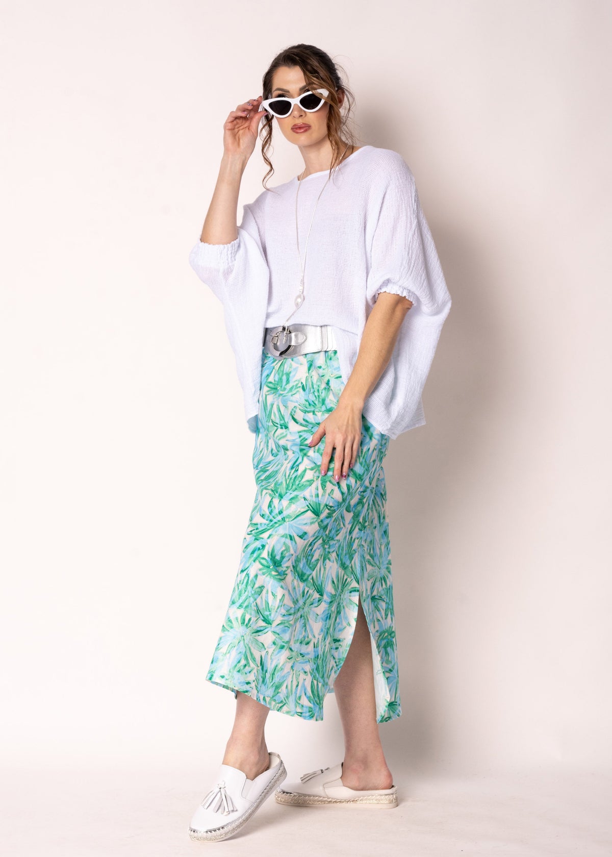 Aloura Linen Blend Skirt in Capri Green