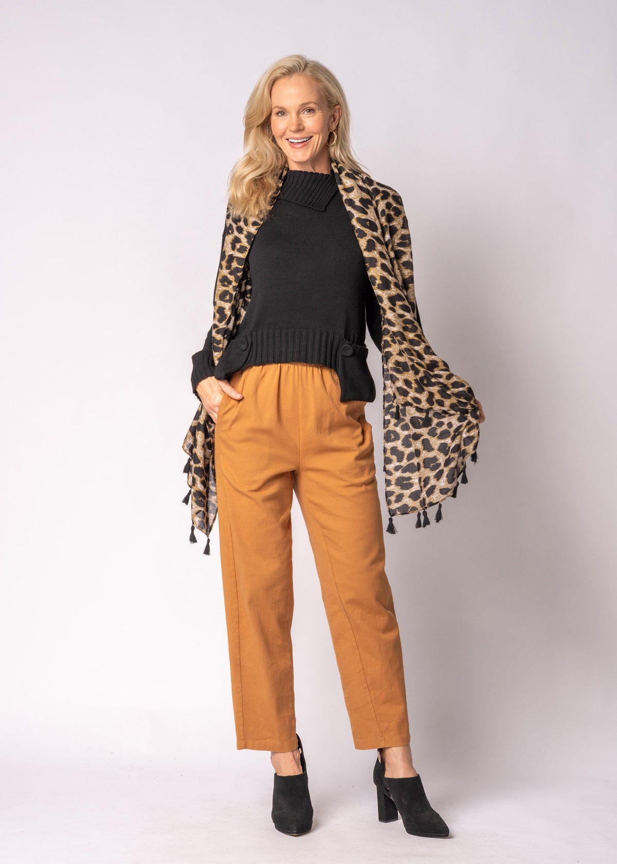 Alindra Pants in Sahara Sand