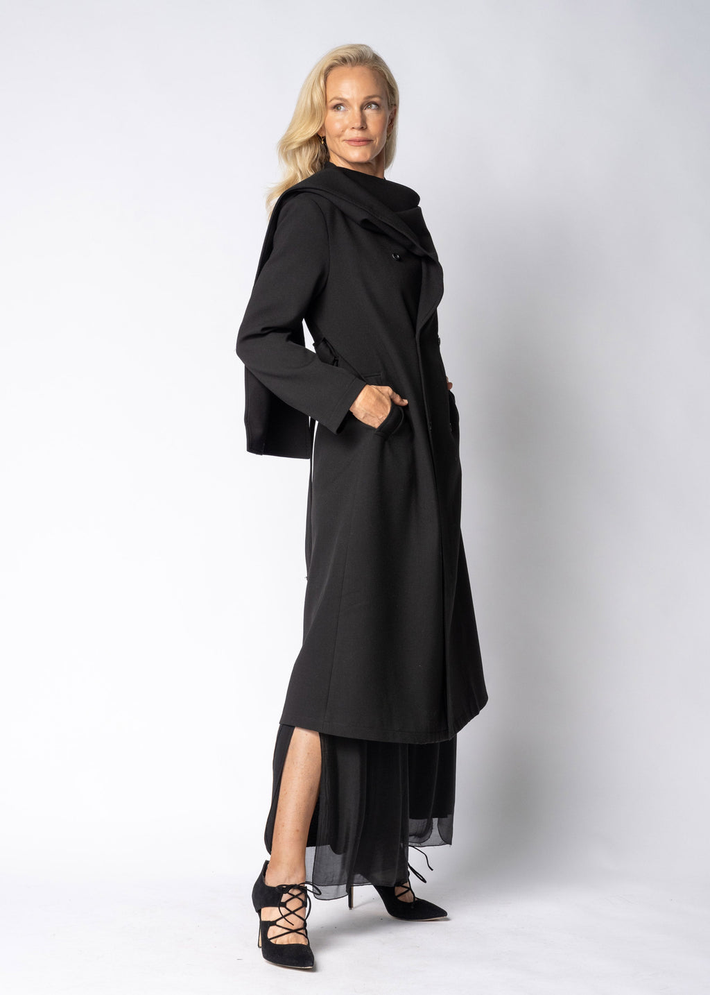 Avenora Jacket in Onyx