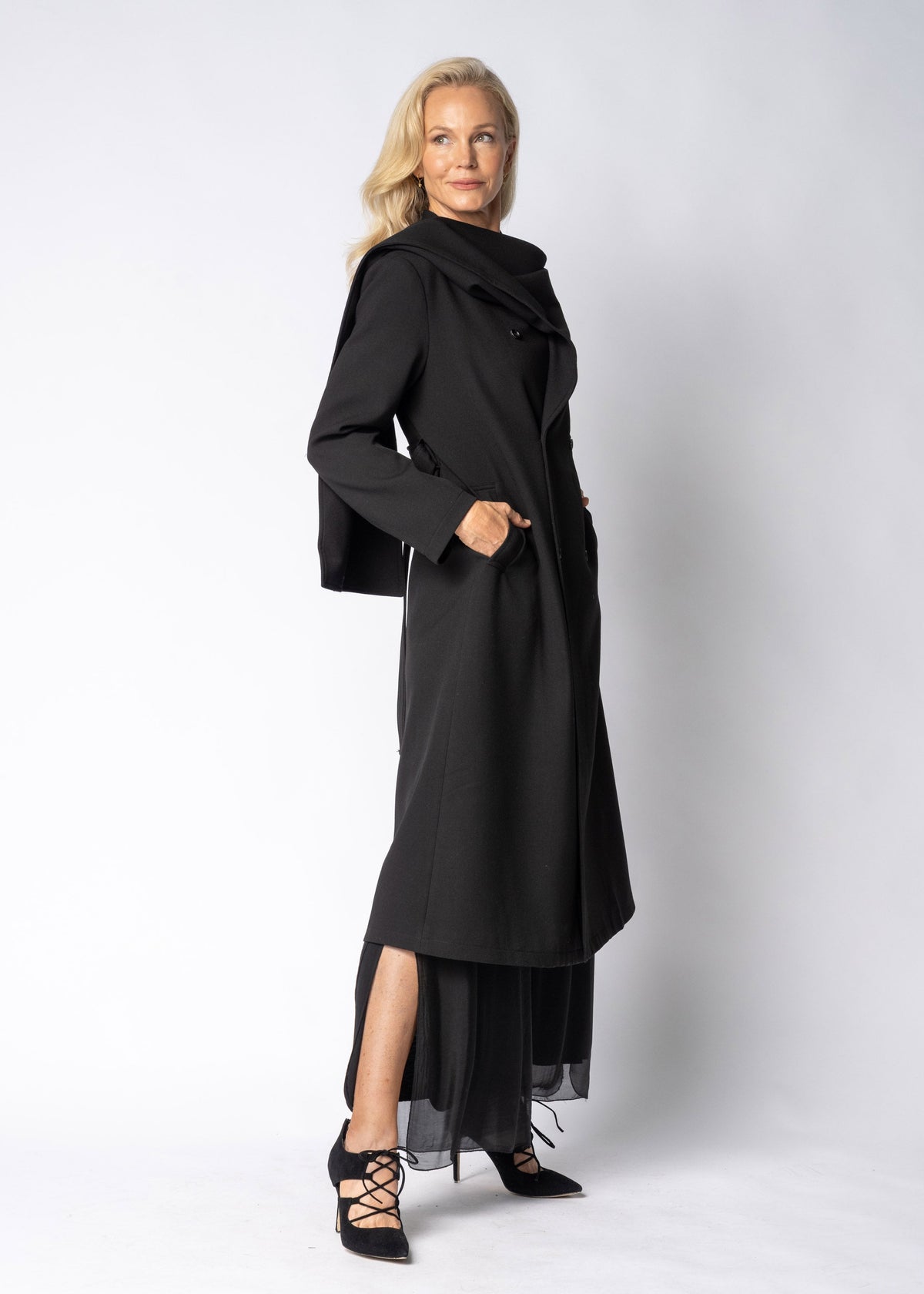 Avenora Jacket in Onyx