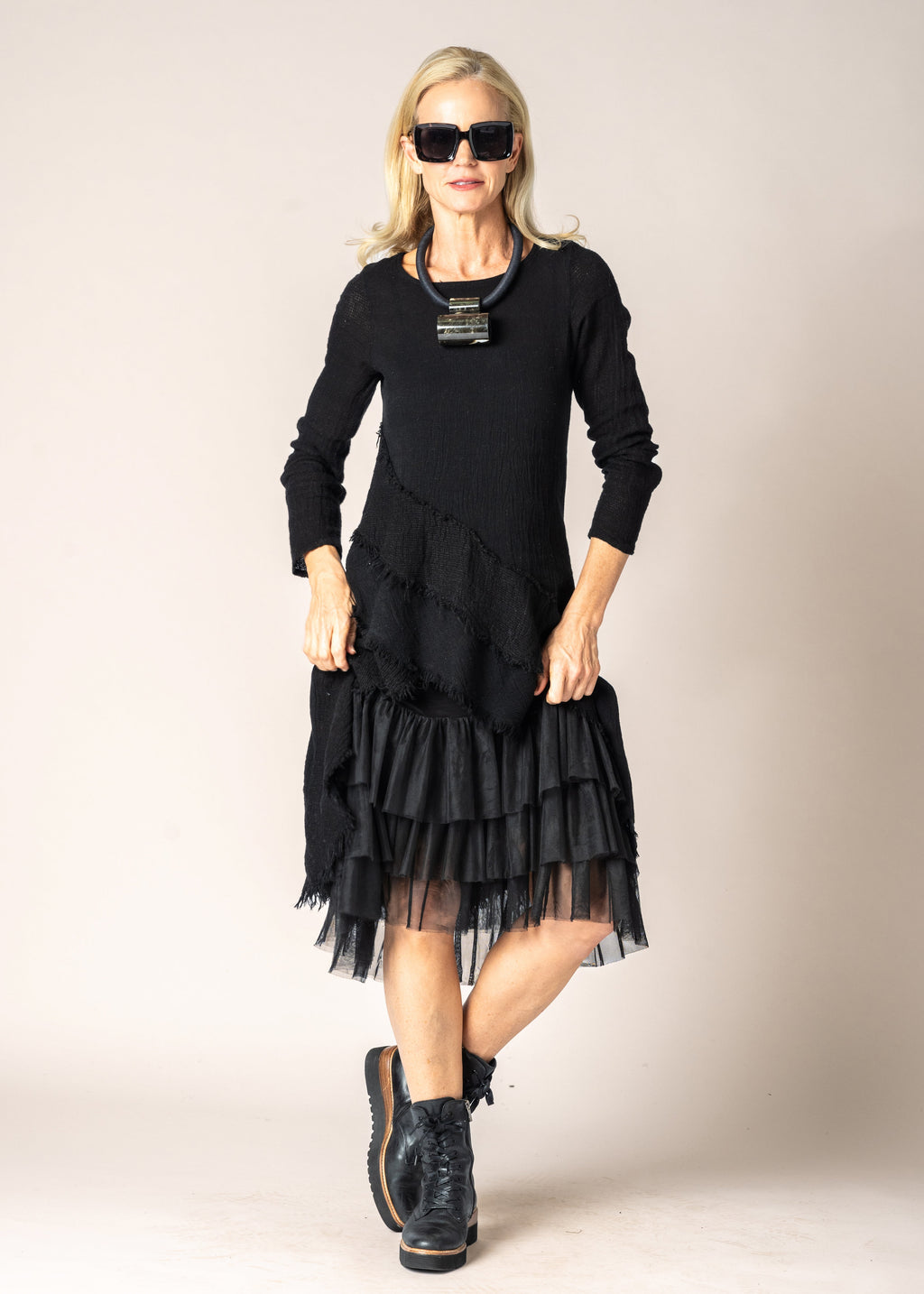Christina Linen Top in Onyx