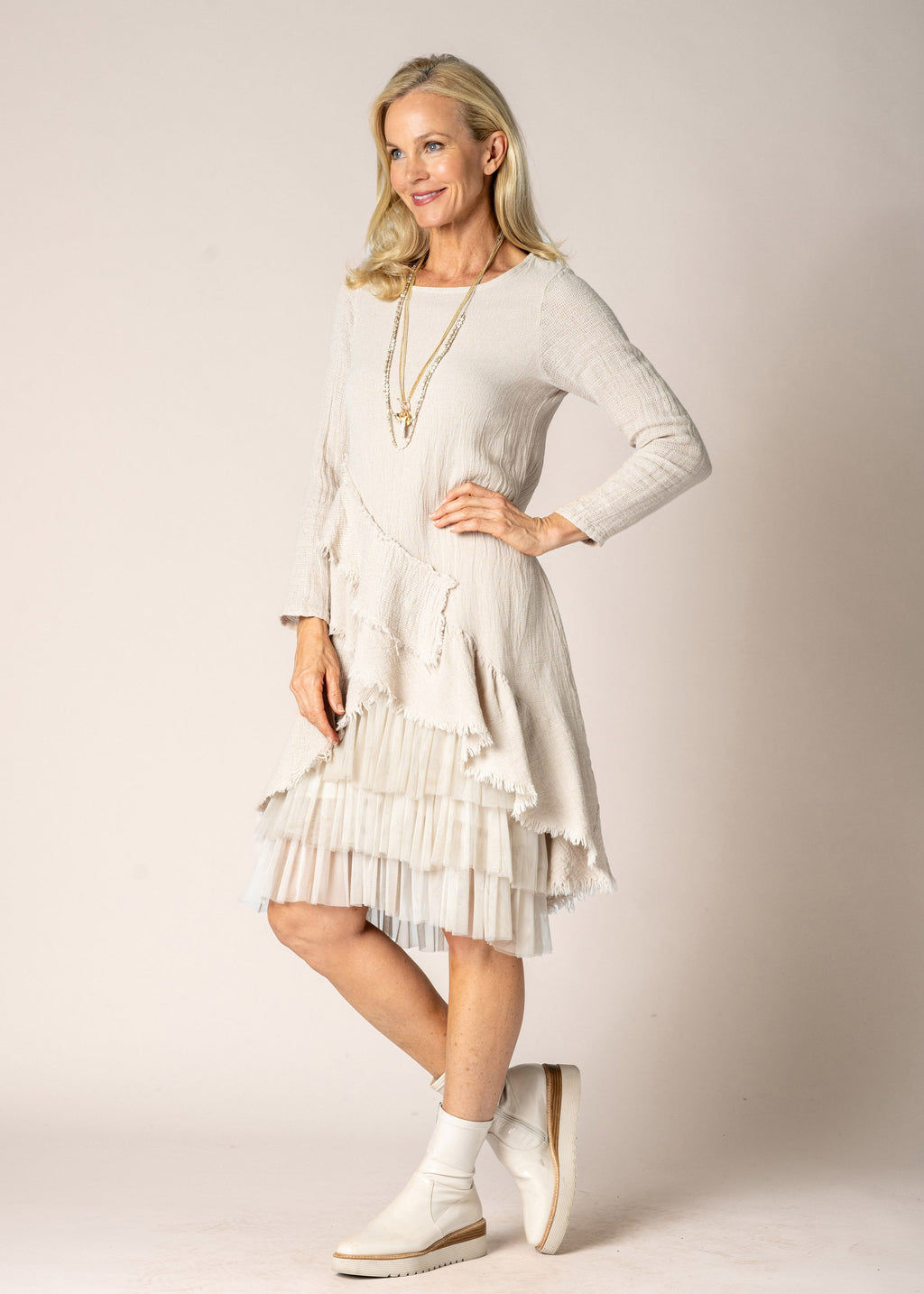 Christina Linen Top in Latte