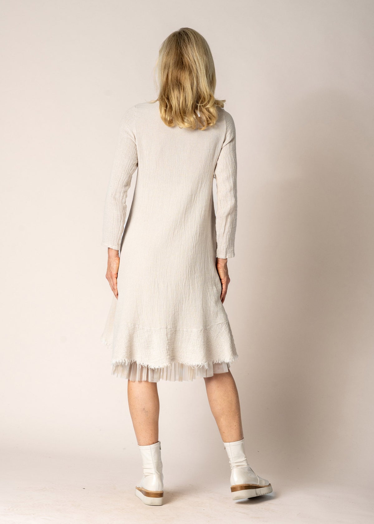 Christina Linen Top in Latte