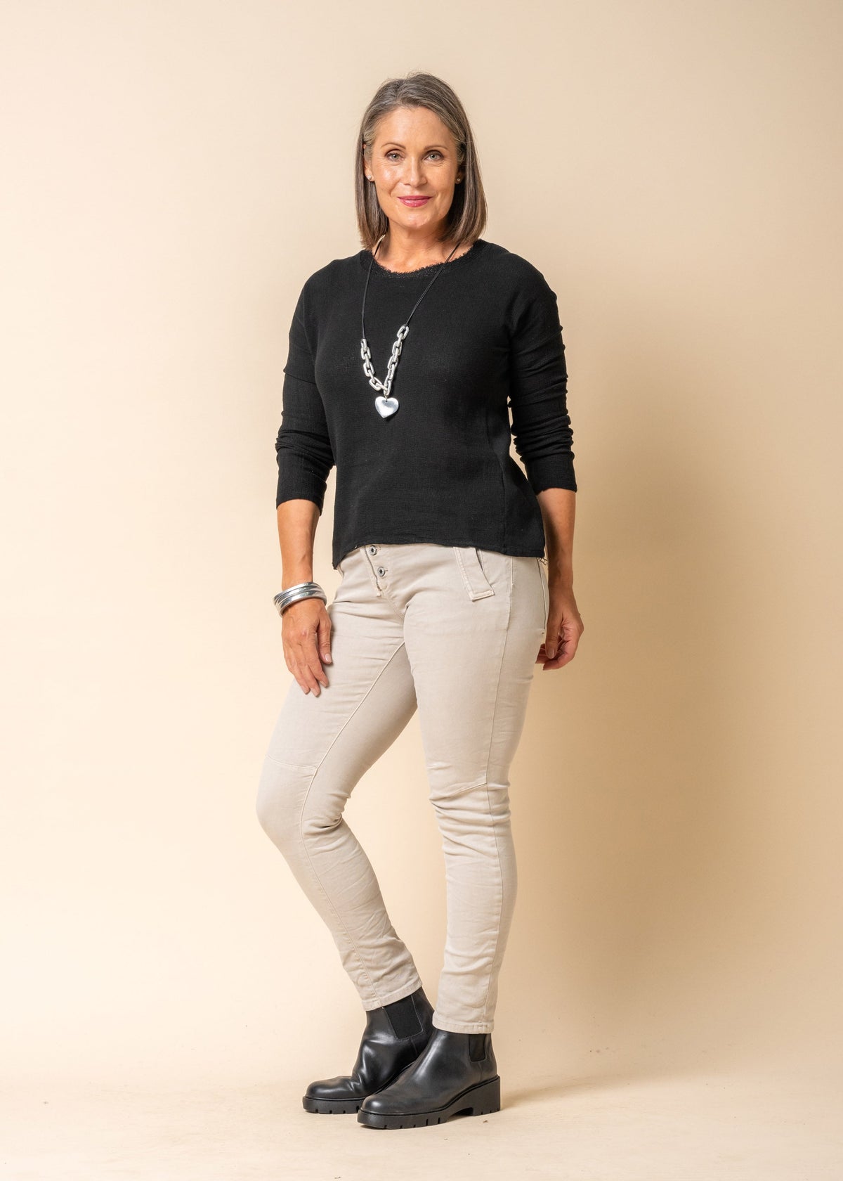 Angerona Linen Blend Top in Onyx