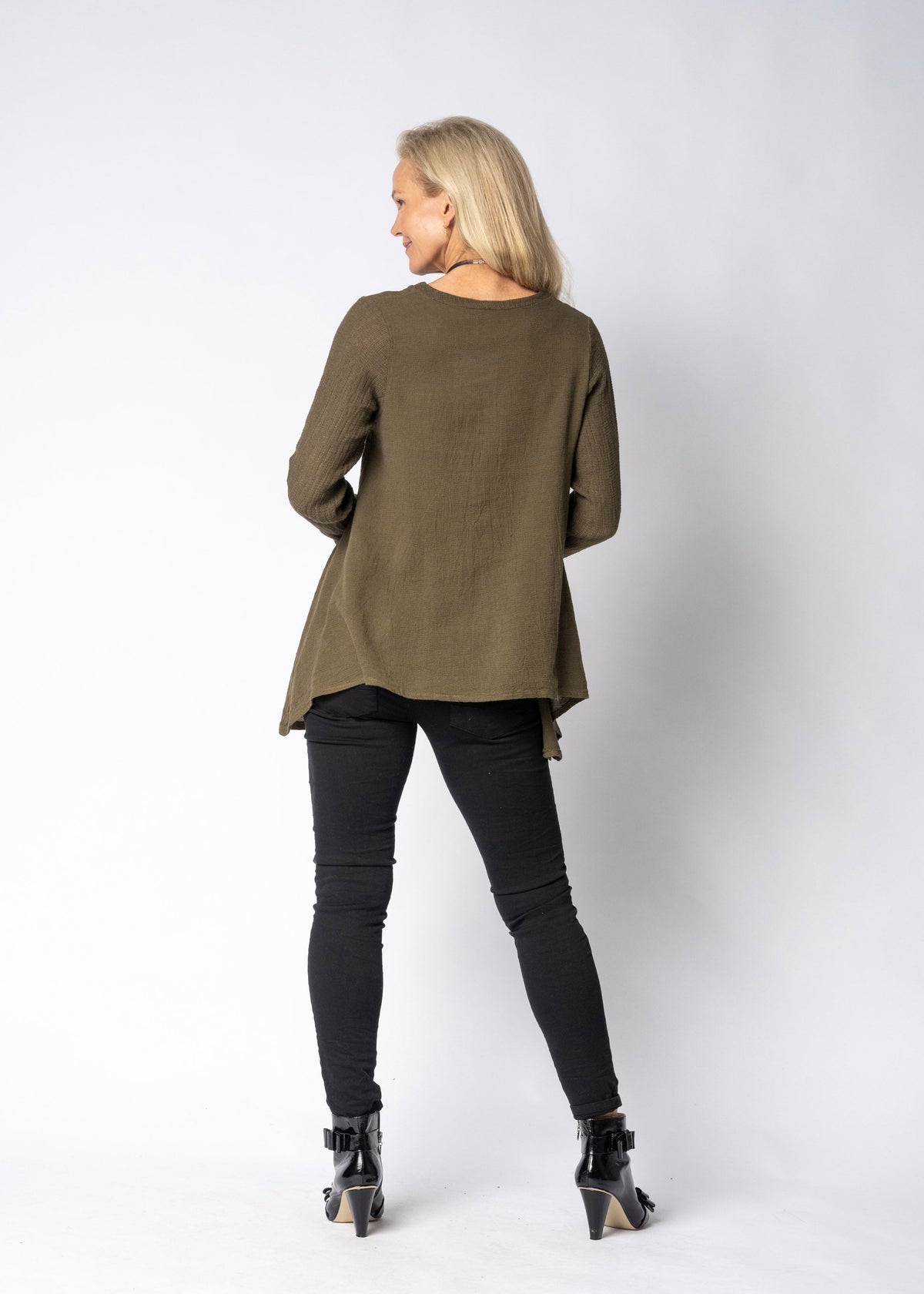 Fable Linen Top in Moss Green