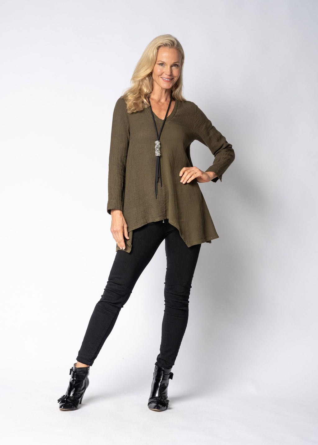 Fable Linen Top in Moss Green