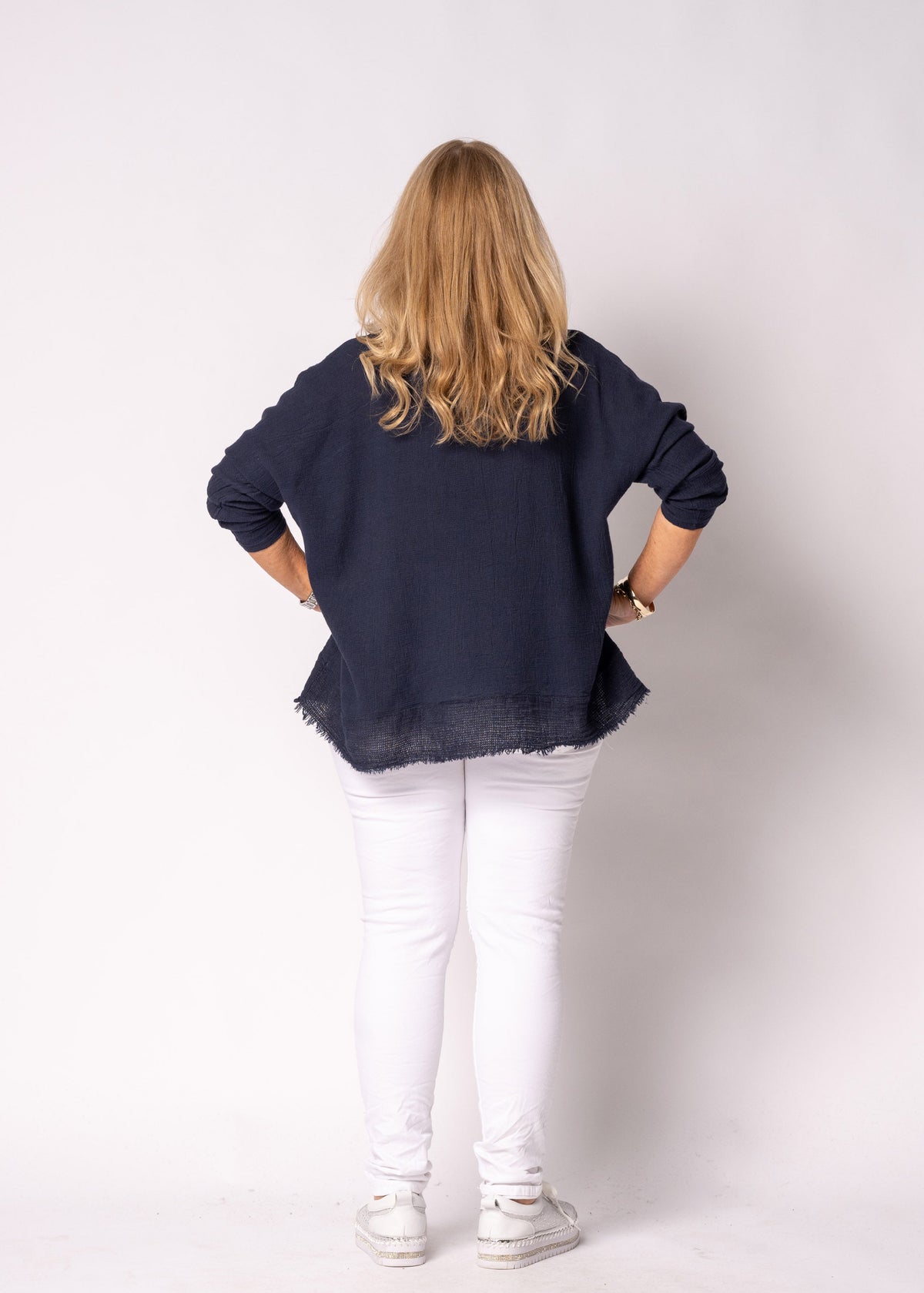 Arwyn Linen Blend Top in Navy