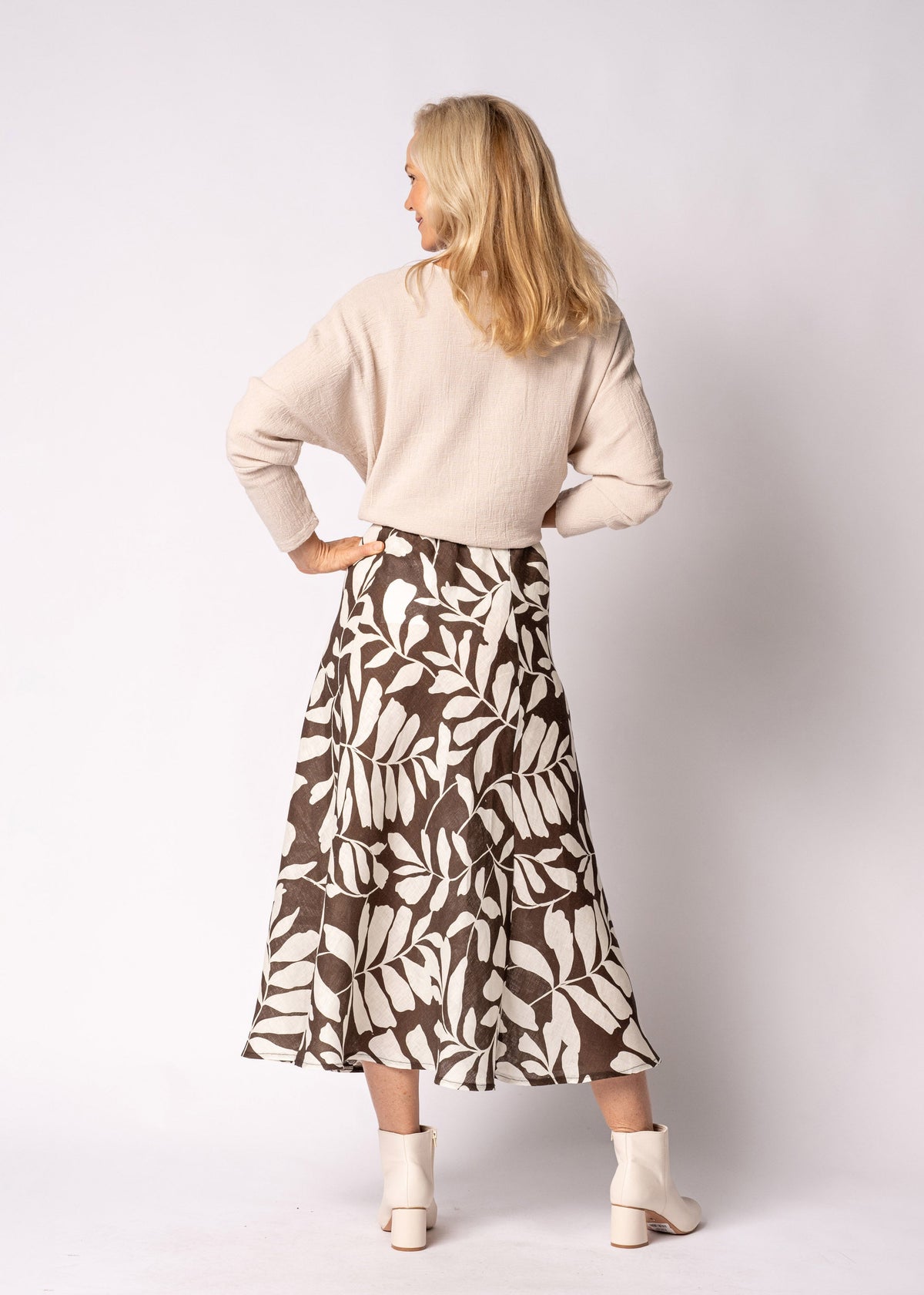 Lela Linen Skirt in Chocolate Truffle Print