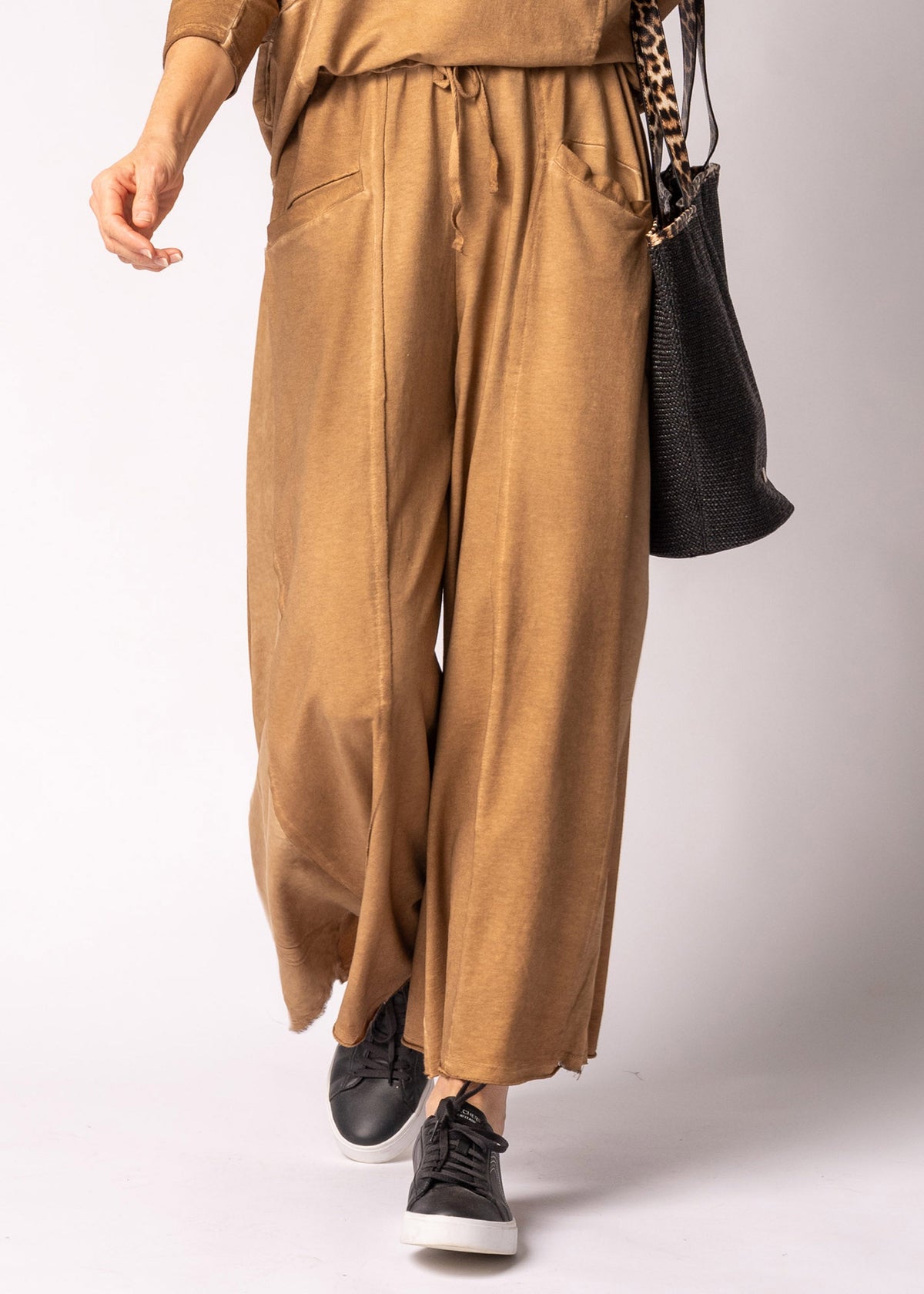 Novelia Pants in Sahara Sand