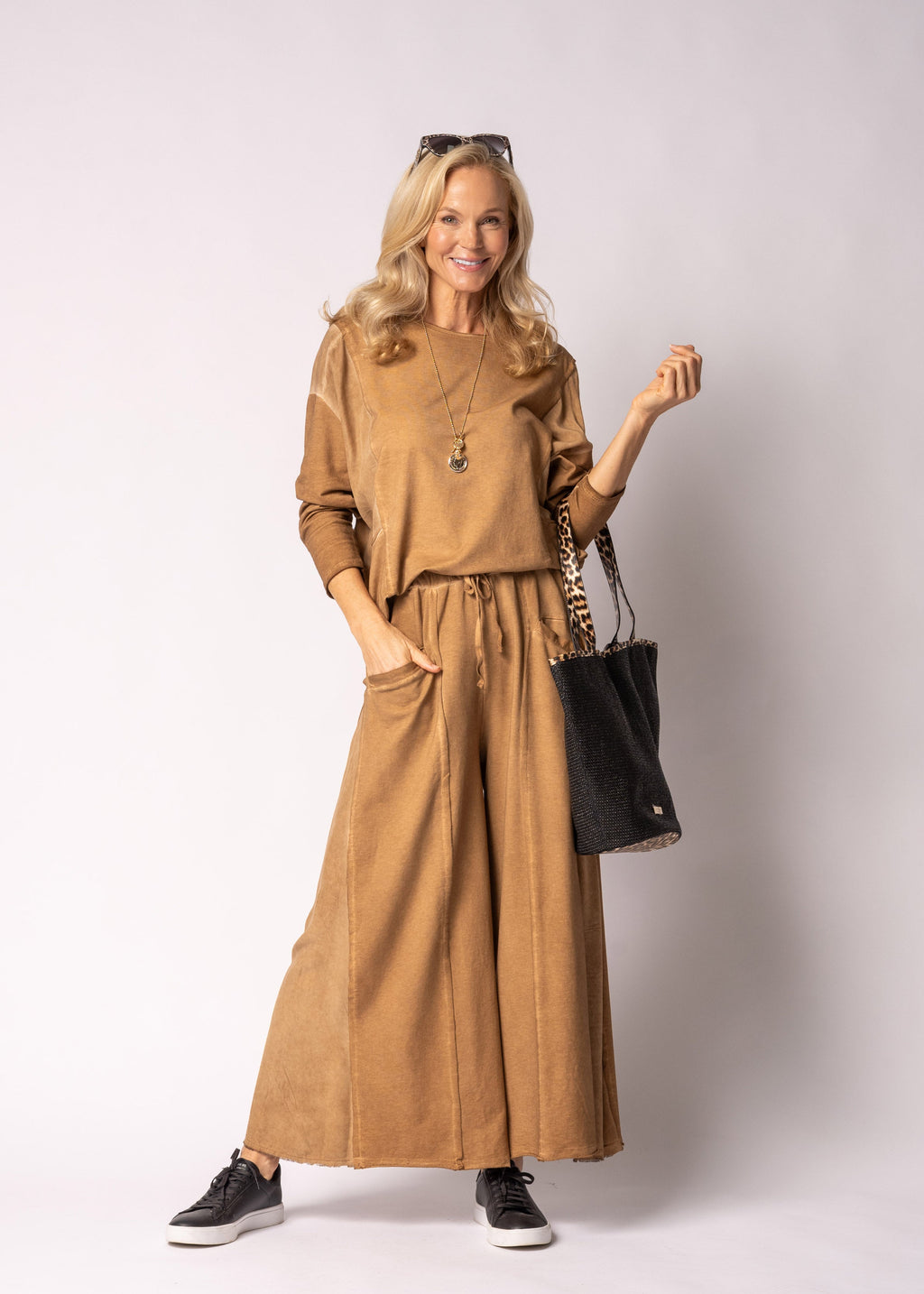 Novelia Pants in Sahara Sand