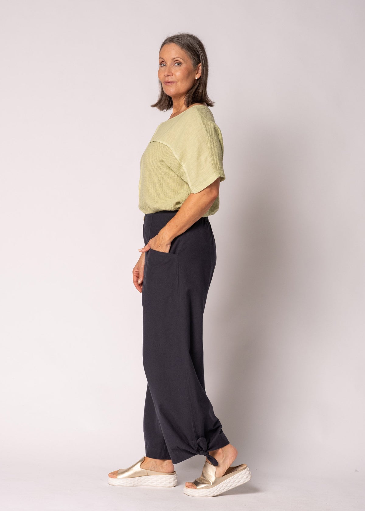 Delara Cotton Pants in Navy
