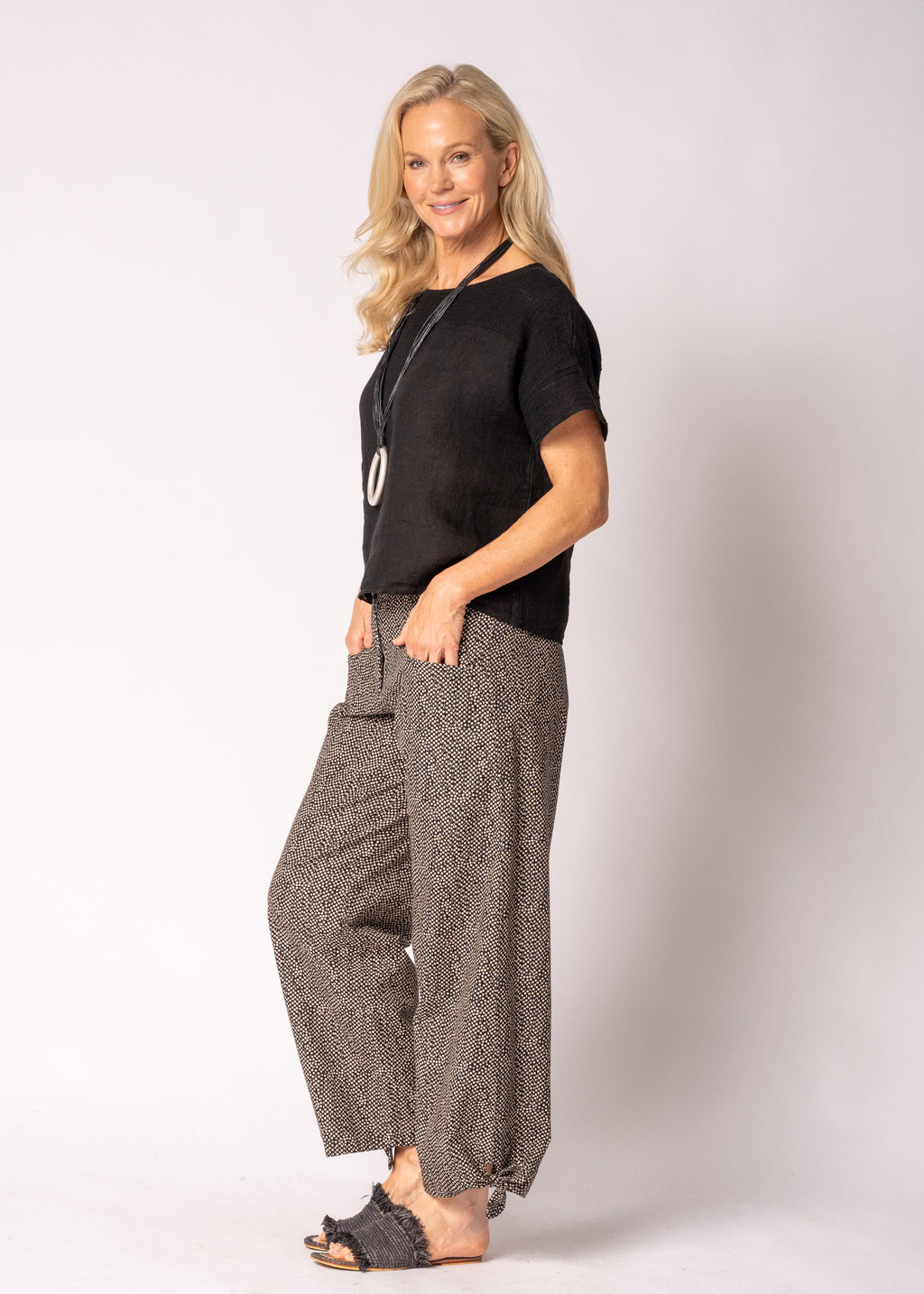 Delara Cotton Pants in Onyx
