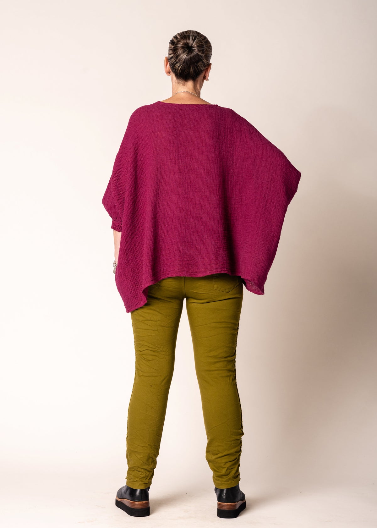 Usha Pants in Green Olive