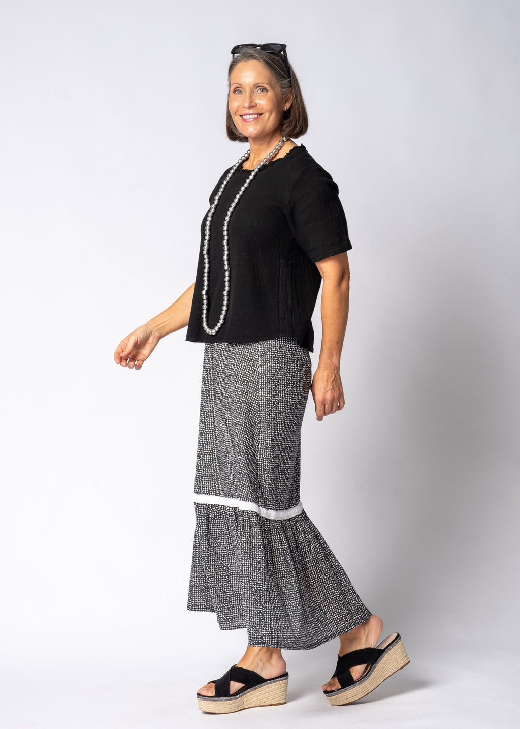 Romara Linen Top in Onyx