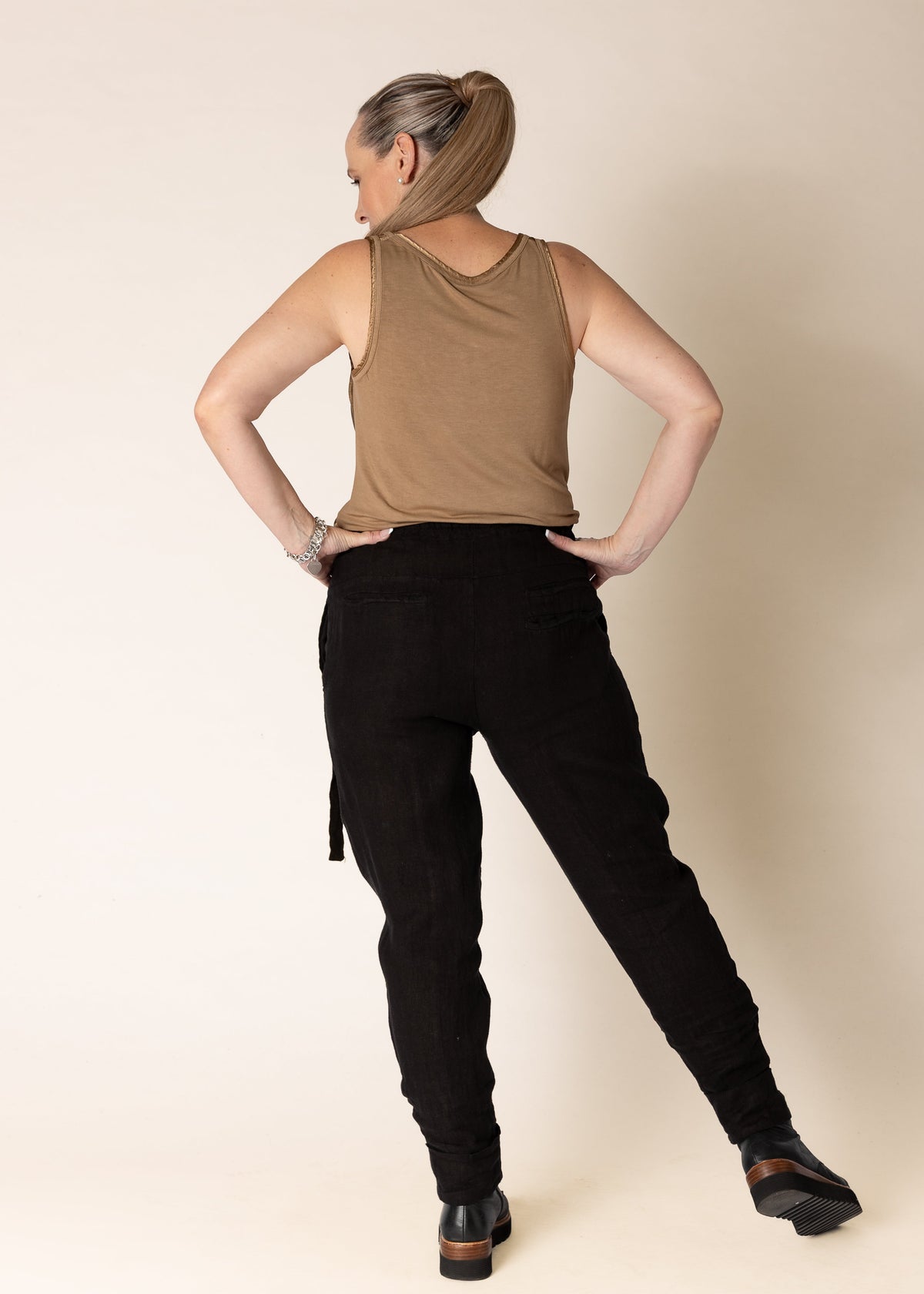 Helena Linen Pants in Onyx