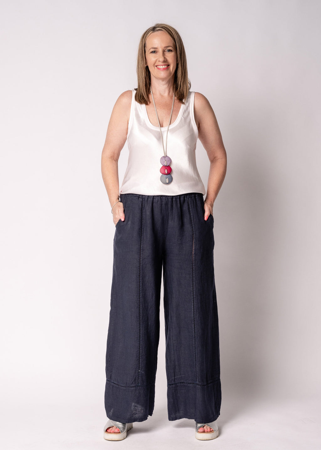 Saphina Linen Pants in Navy