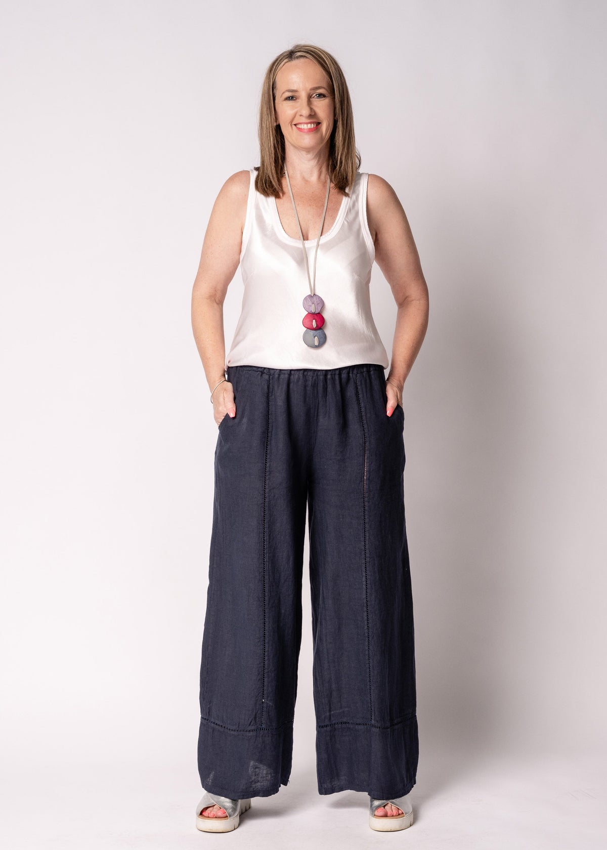 Saphina Linen Pants in Navy