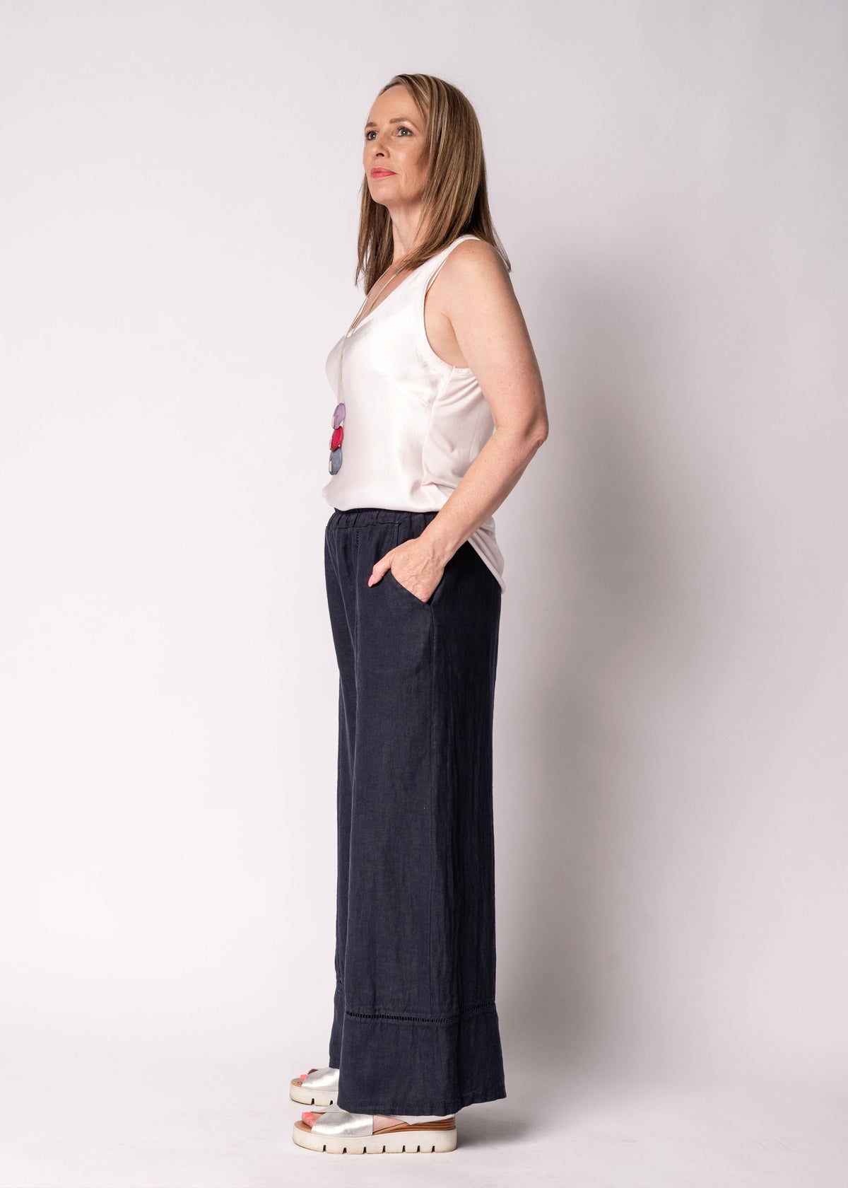 Saphina Linen Pants in Navy