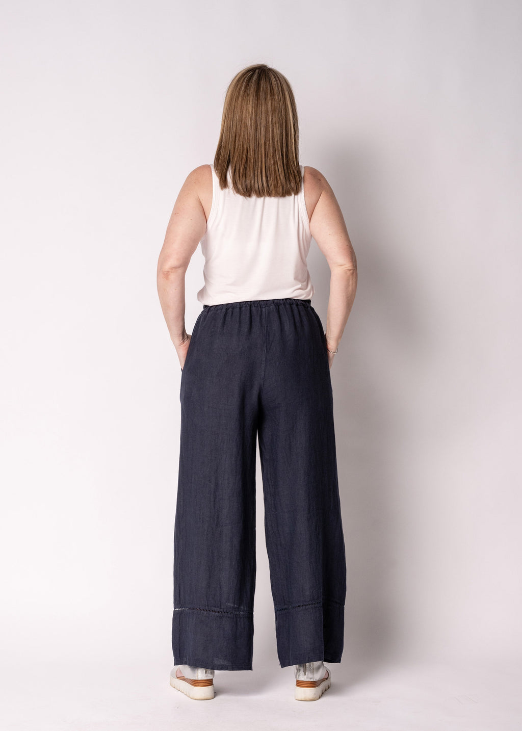 Saphina Linen Pants in Navy