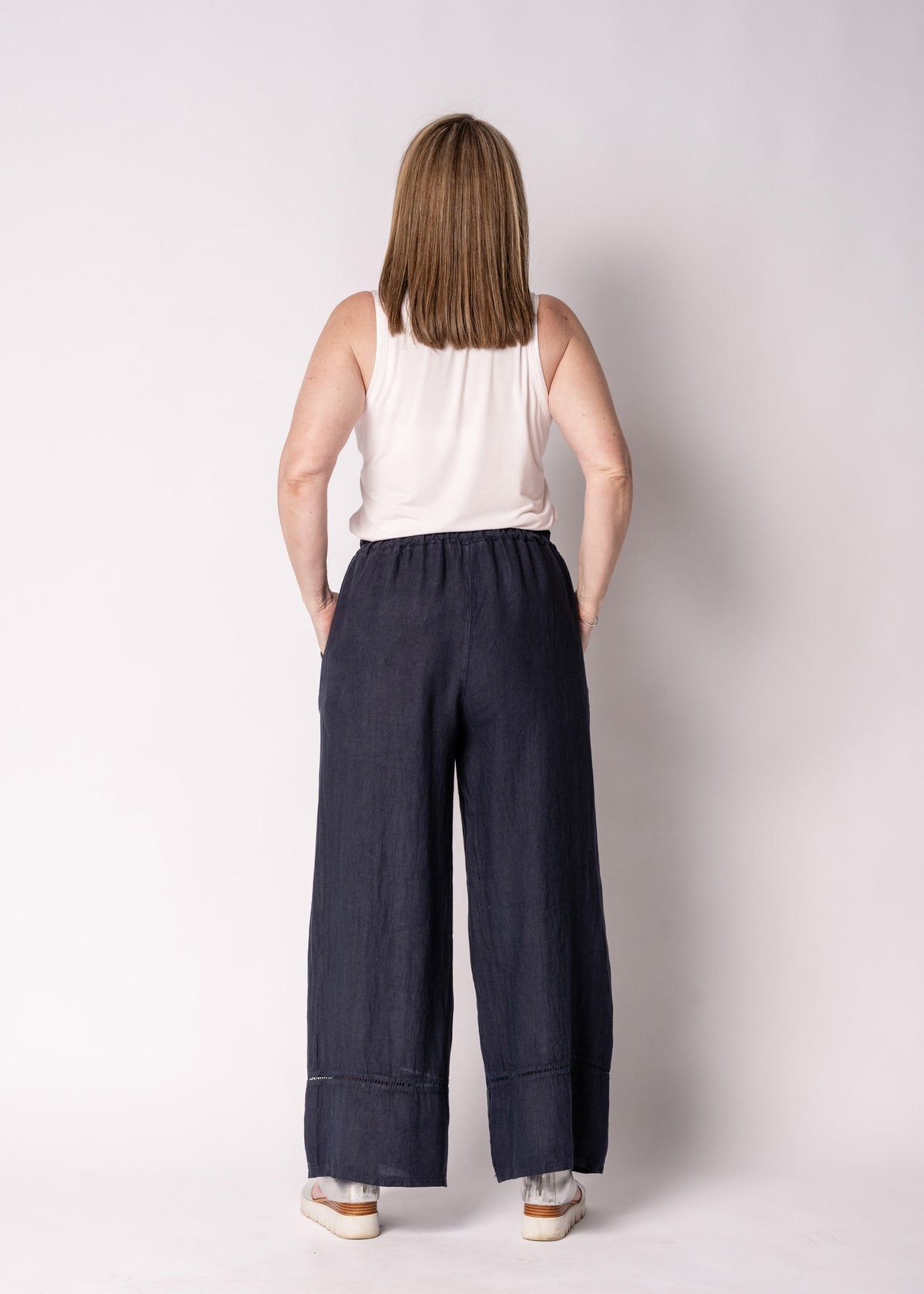 Saphina Linen Pants in Navy