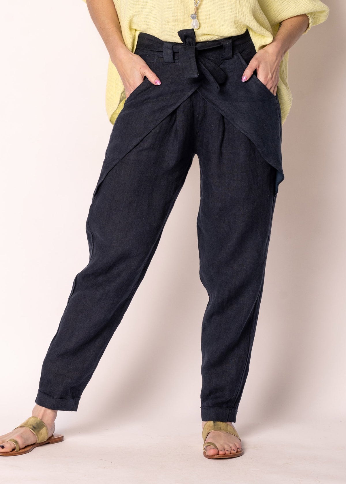 Cosima Linen Pants in Navy