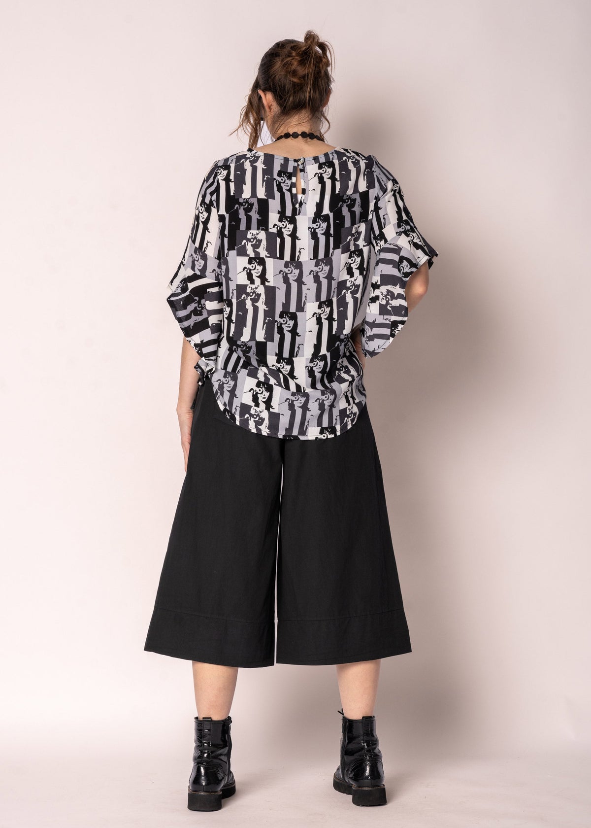 Rennie Top in Granite
