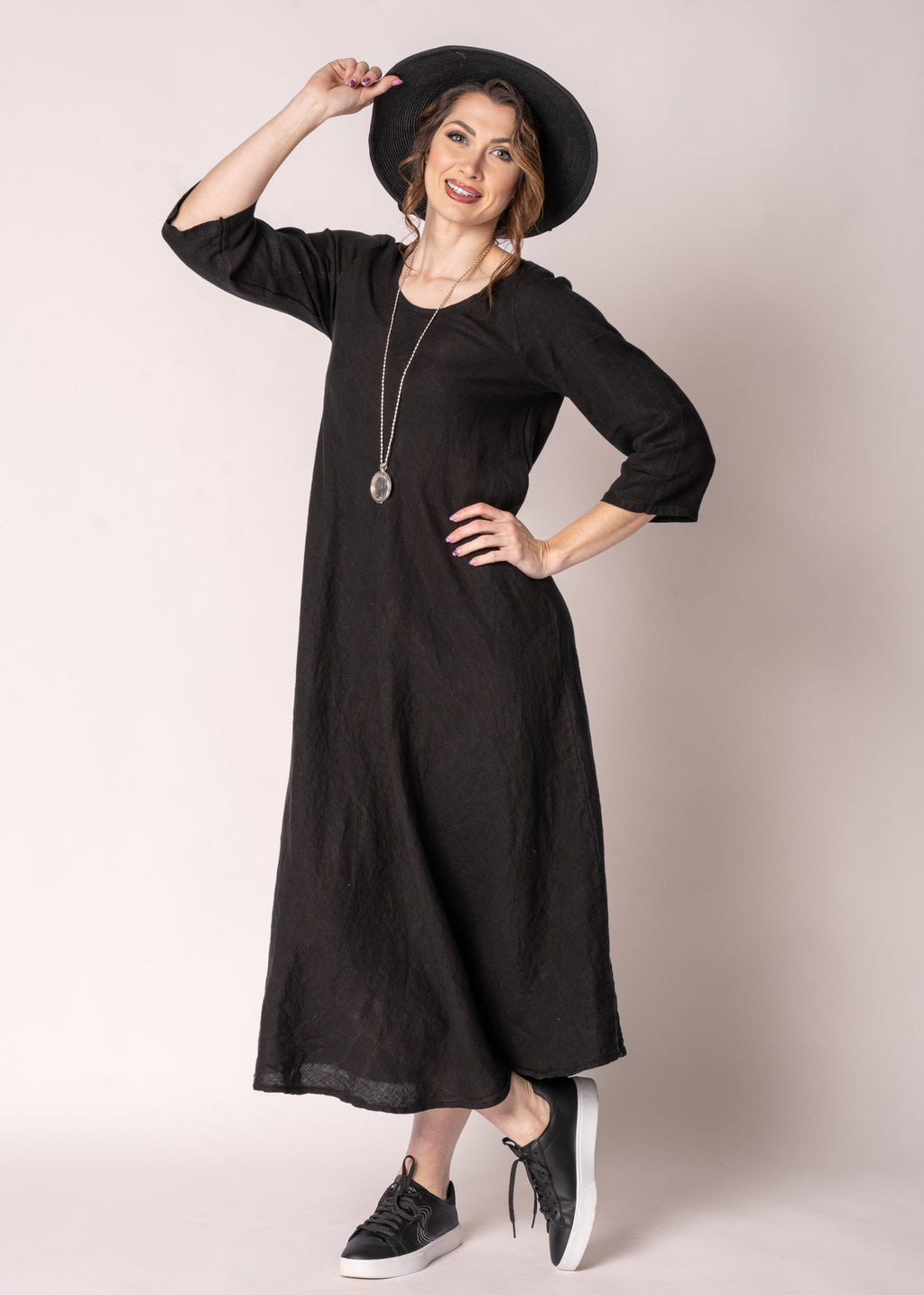 Brontie Linen Dress in Onyx
