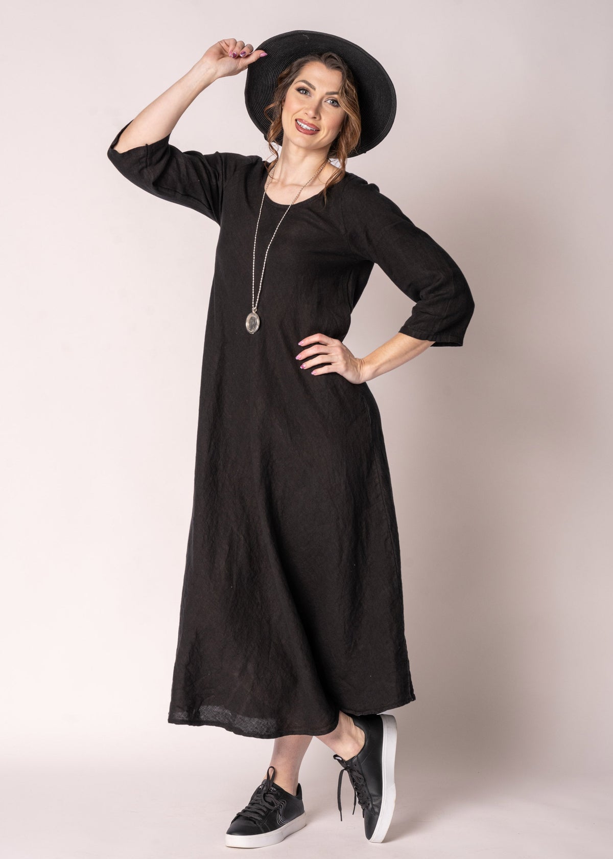 Brontie Linen Dress in Onyx
