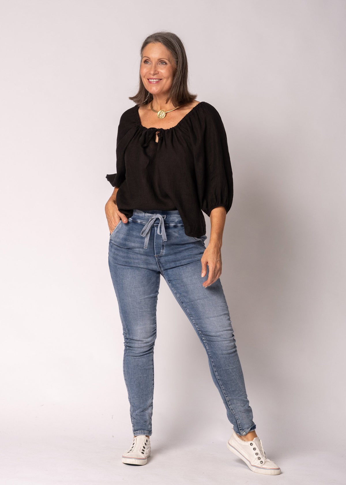 Vionna Top in Onyx