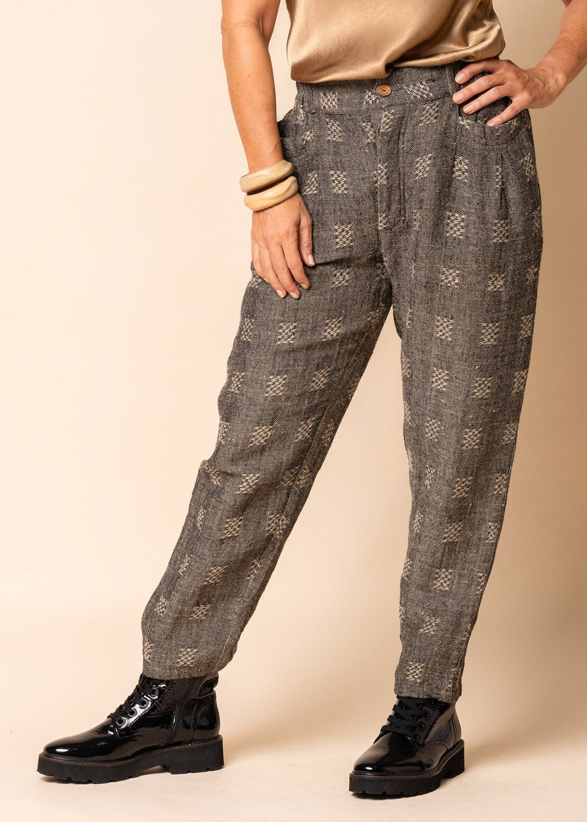 Kruze Linen Blend Pant in Onyx