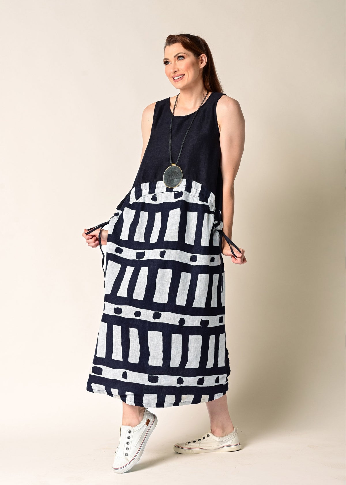 Loreli Linen Dress in Navy