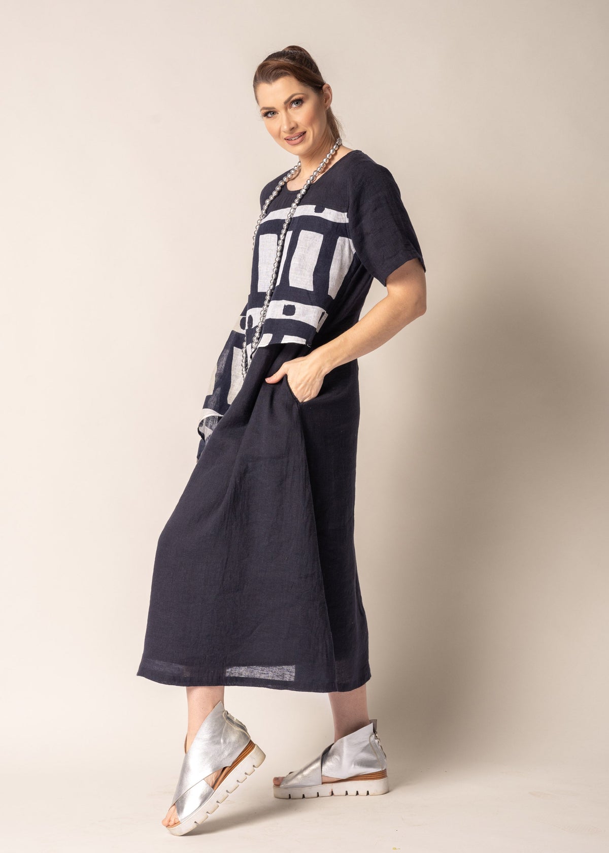 Solara Linen Dress in Navy