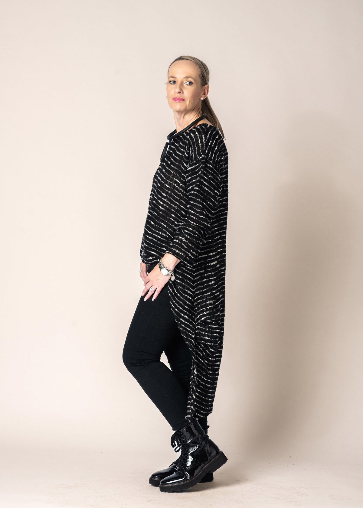 Norah Linen Top in Onyx