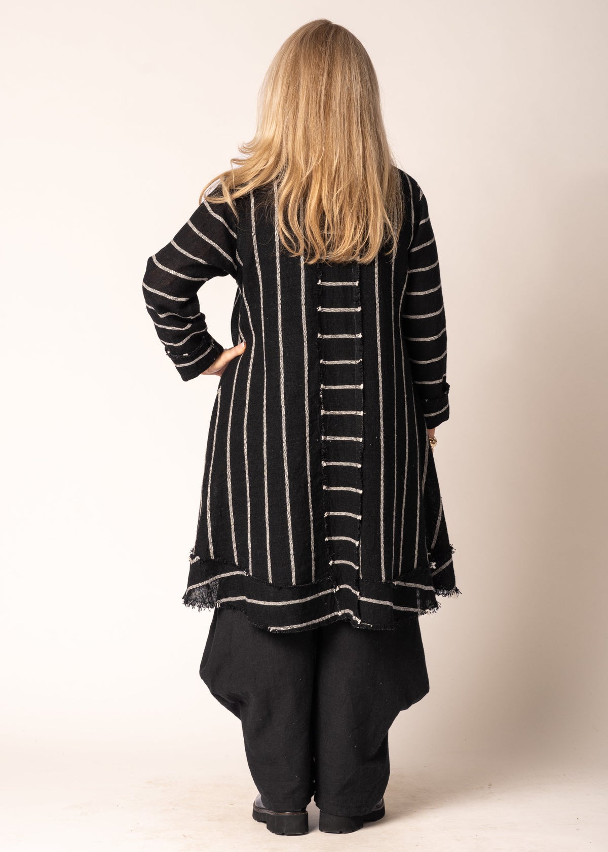 Elodie Linen Jacket in Onyx