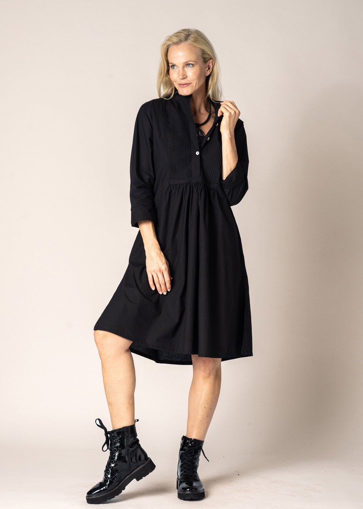 Cove Cotton Dress in Onyx