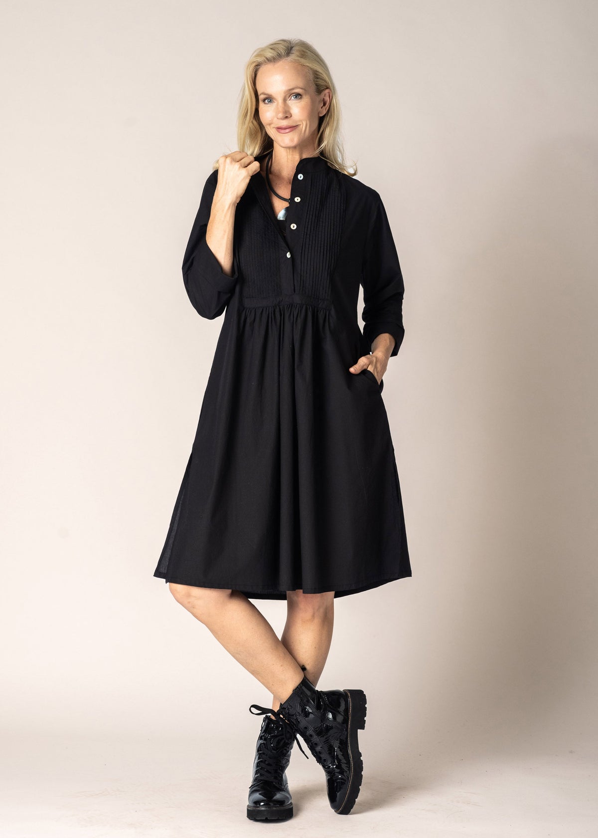 Cove Cotton Dress in Onyx