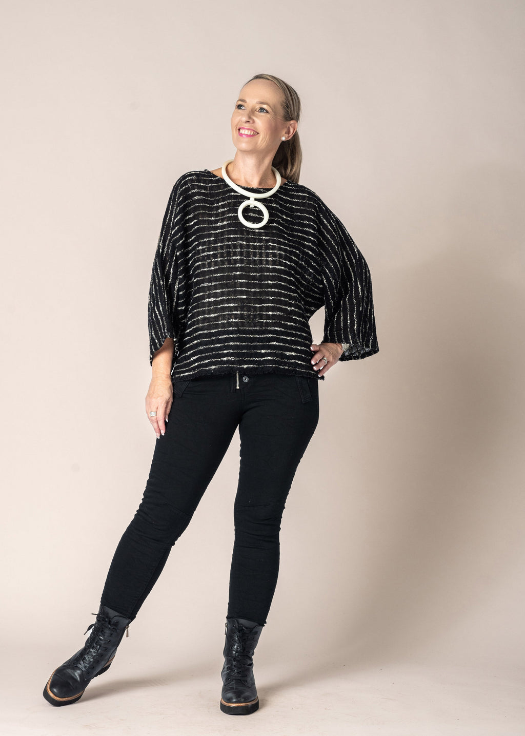 Naida Linen Top in Onyx