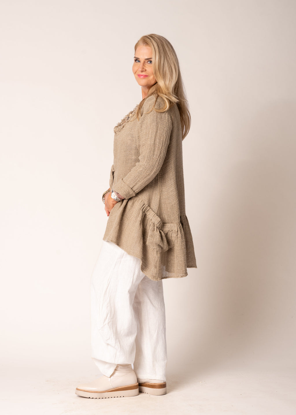 Maelis Linen Top in Latte